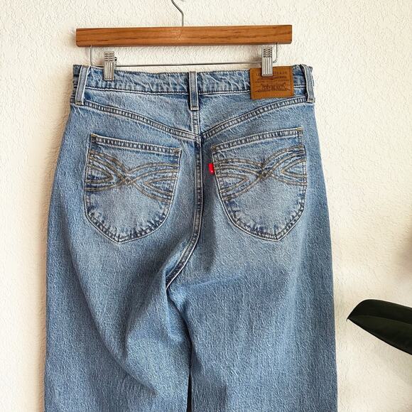 Levi's Ribcage Bell Jeans Size 31X34 Tall Blue Boho Western Stretch Light Wash - Picture 5 of 12